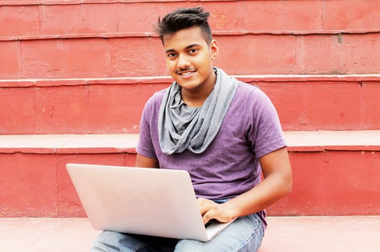 Indian student applying for scholarship online